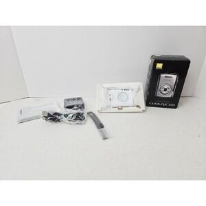 Nikon Coolpix S01 camera  white w/ box